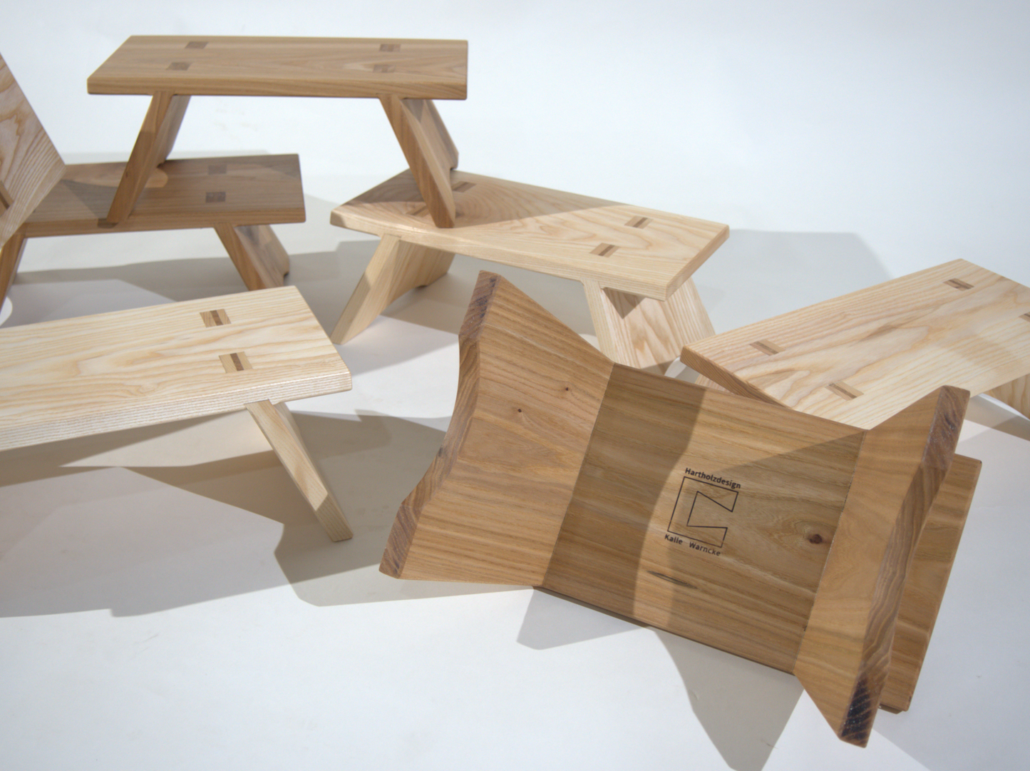 "Sitzungshocker" in Esche